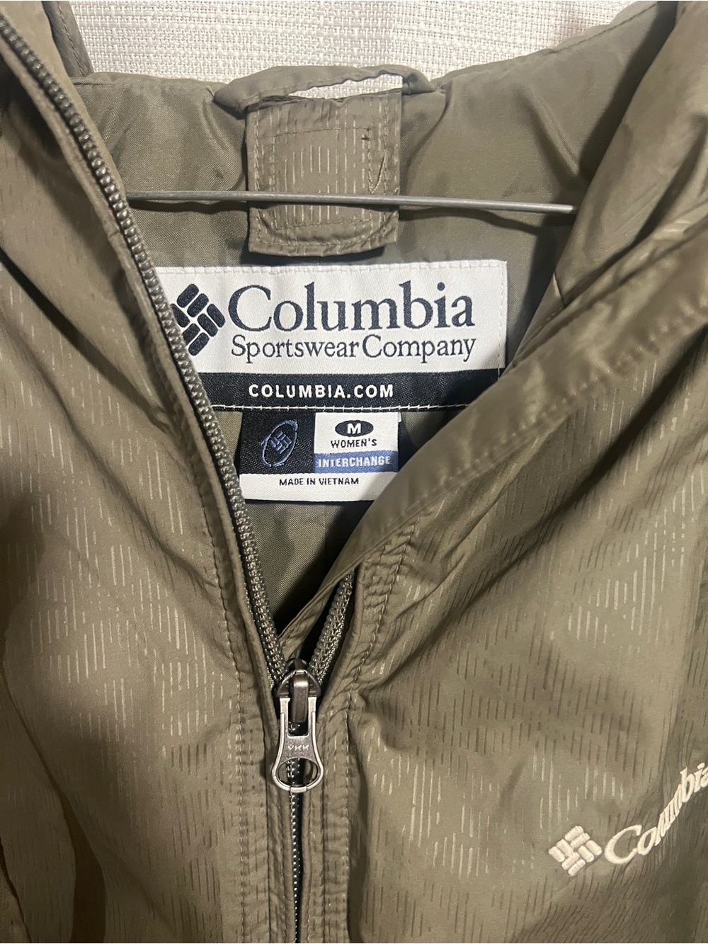 Columbia Women's Olive Green Lightweight Jacket - Picture 2 of 2